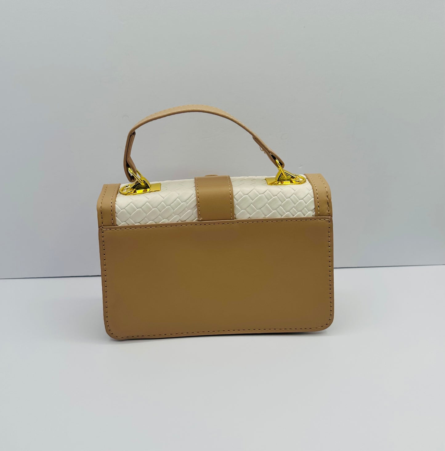 Lori cutie cross body handbag
