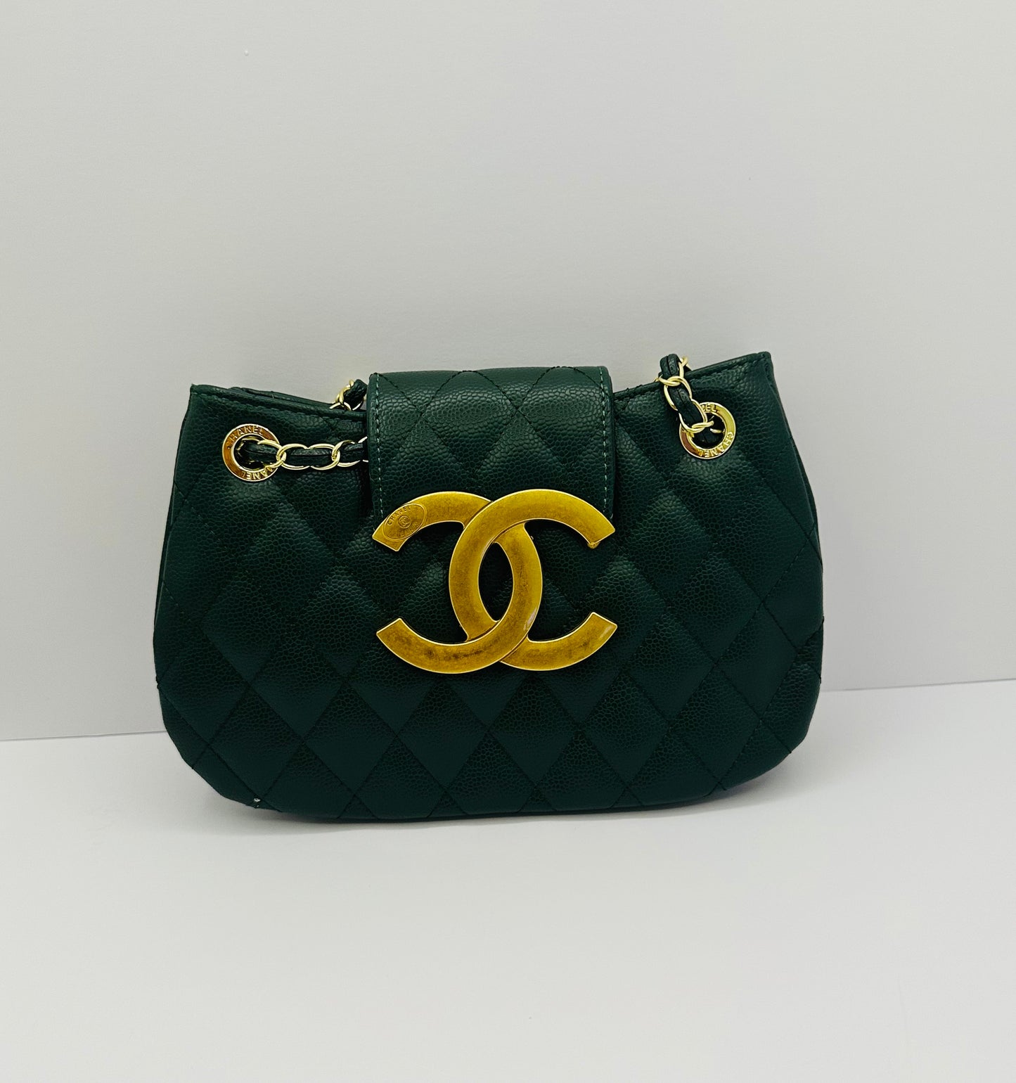 Luxury Inspired Gold-tone chain handle Shoulder handbag