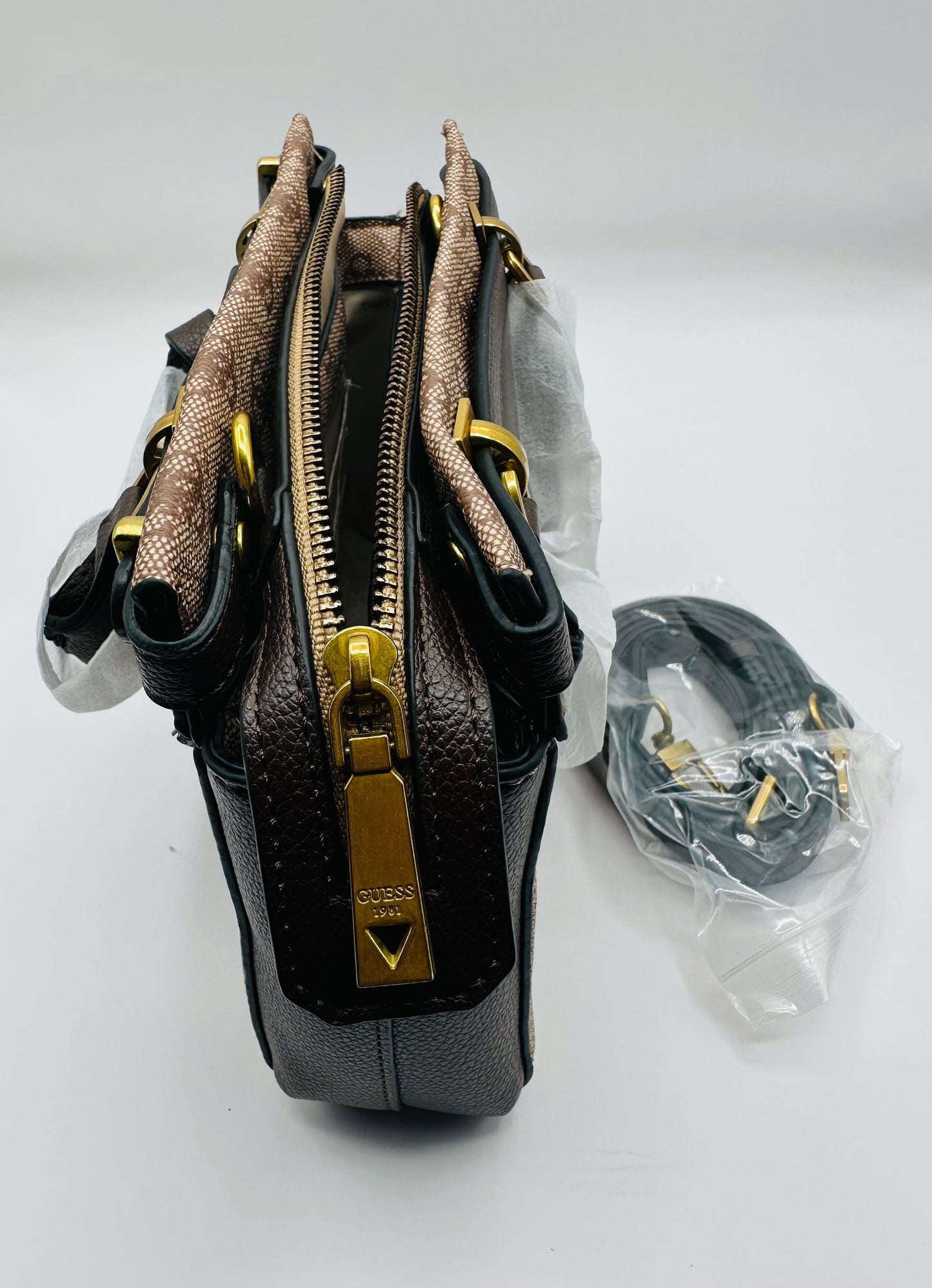 Guess crossbody purse