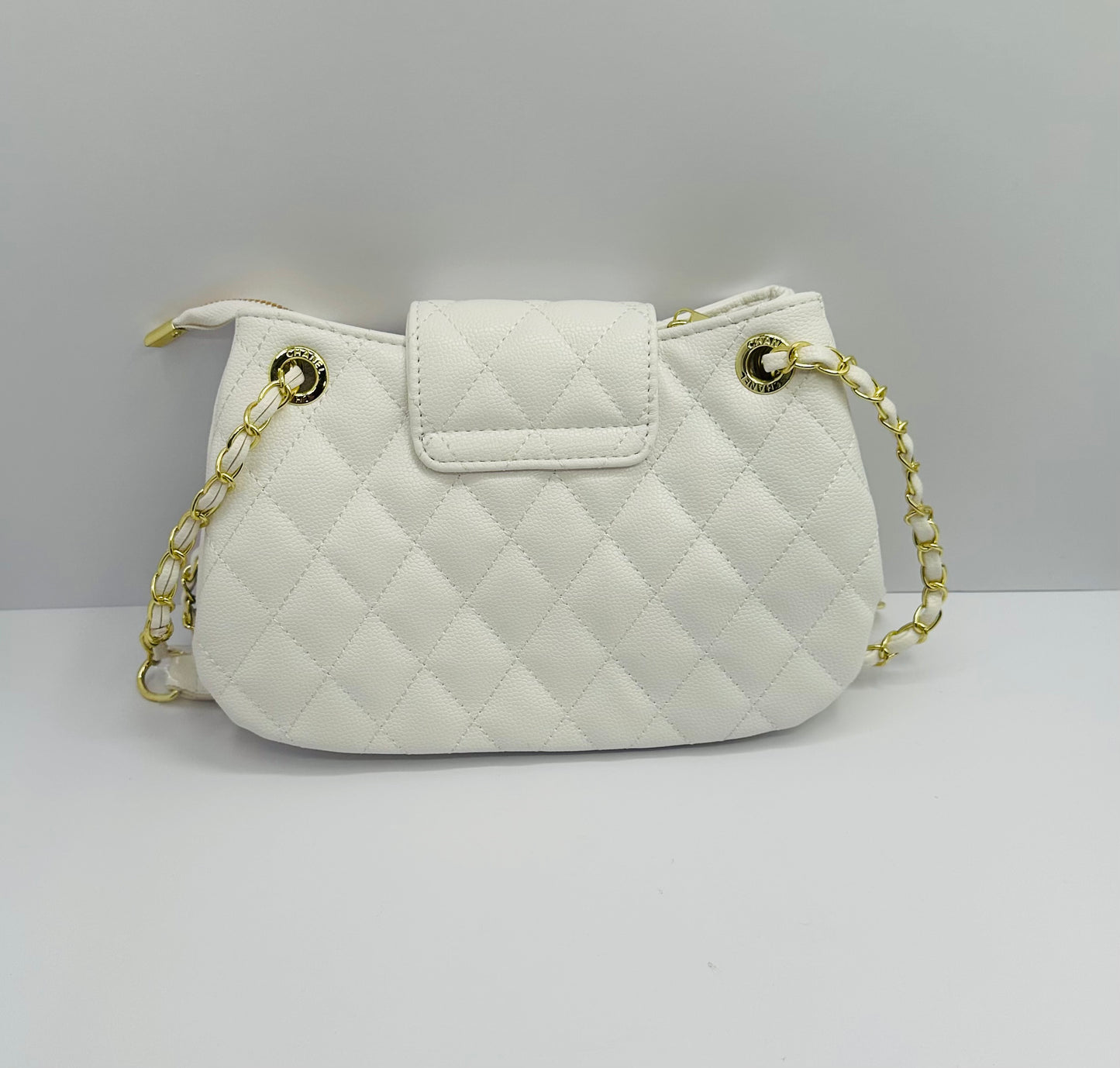 Luxury Inspired Gold-tone chain handle Shoulder handbag