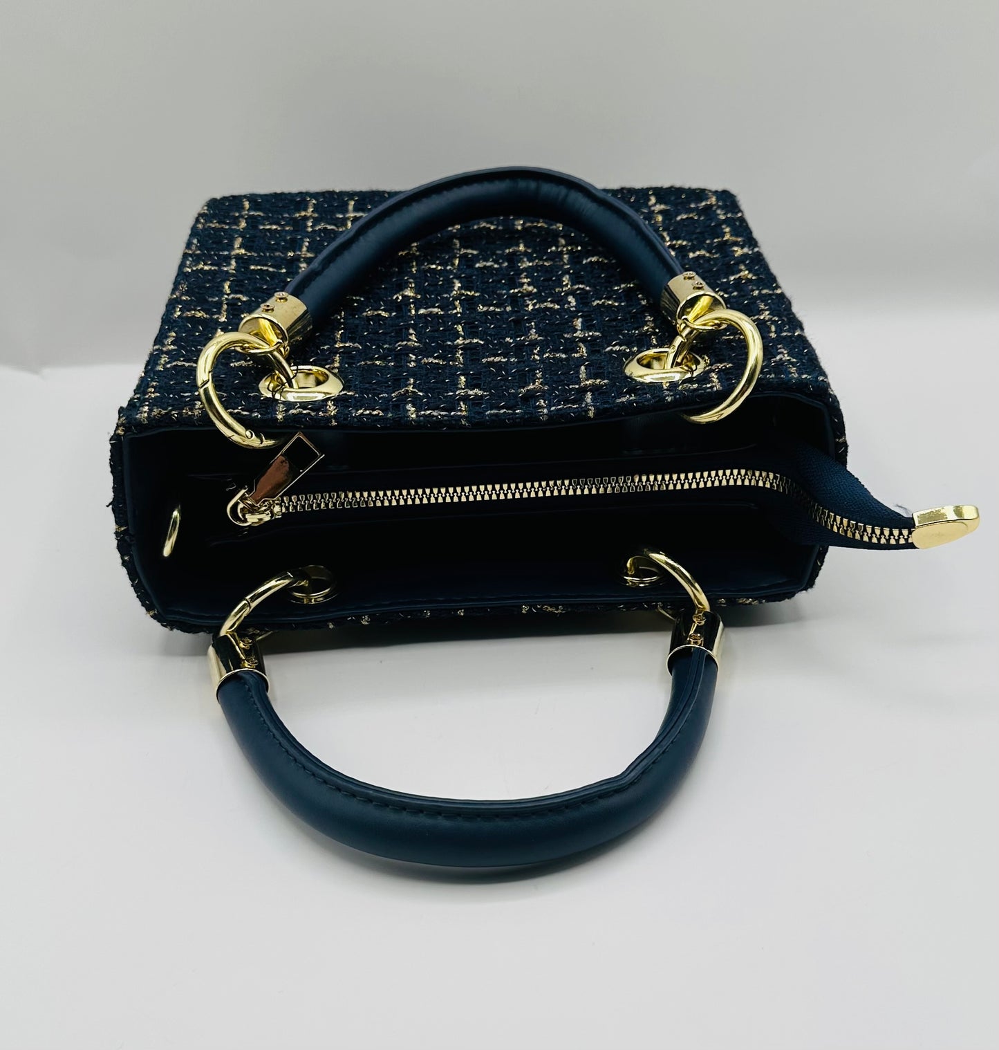 Raina canvas