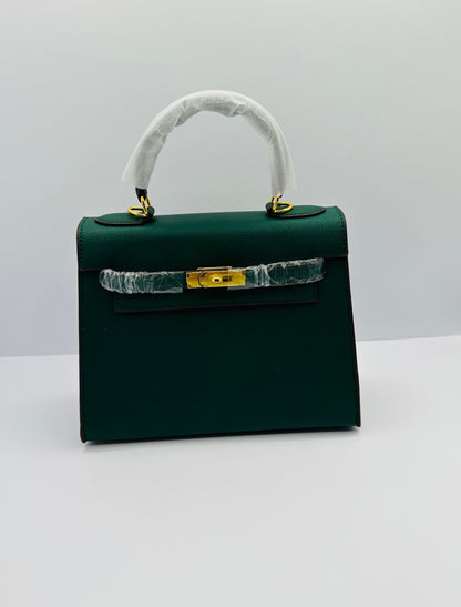 Luxury Inspired Gold toned Hardware shoulder bag