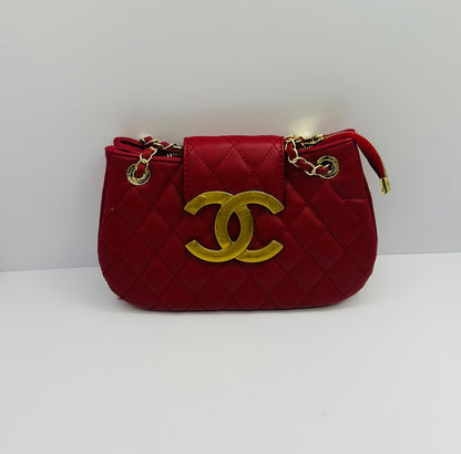 Luxury Inspired Gold-tone chain handle Shoulder handbag