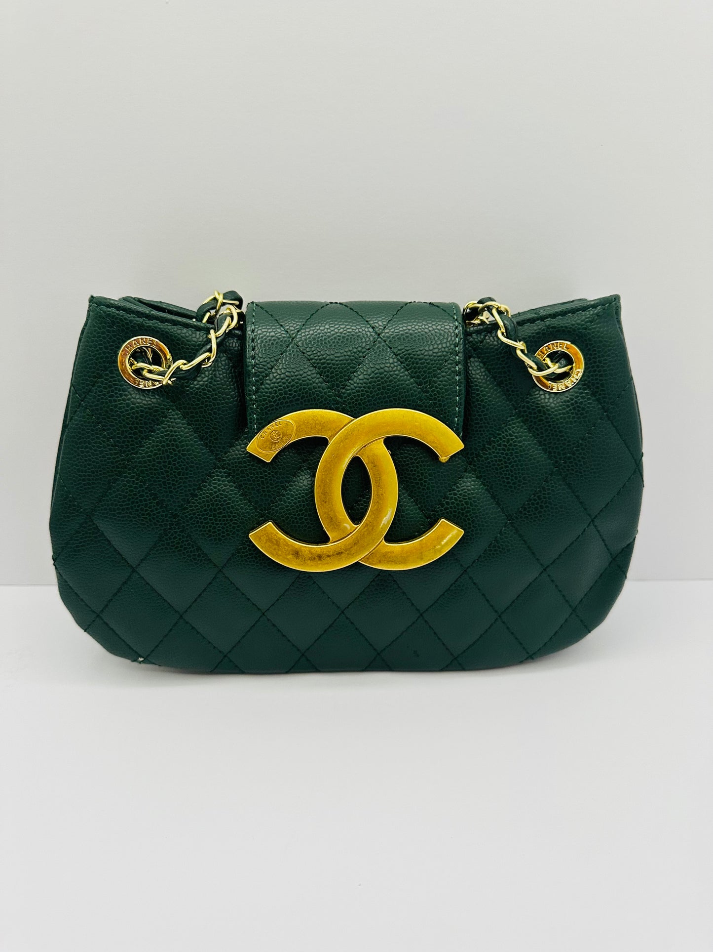 Luxury Inspired Gold-tone chain handle Shoulder handbag