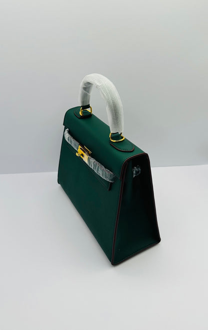 Luxury Inspired Gold toned Hardware shoulder bag