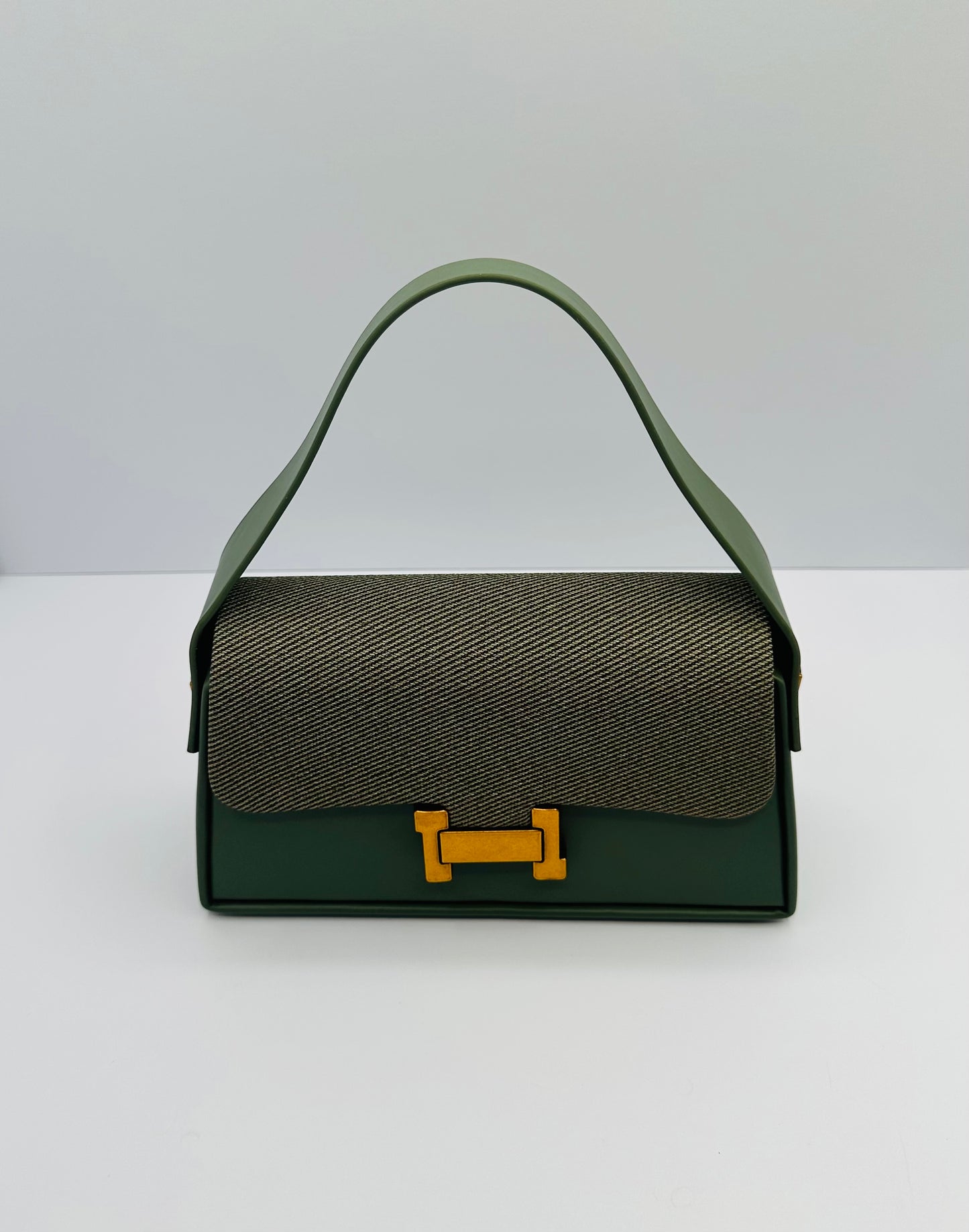 Brittie sensational crossbody