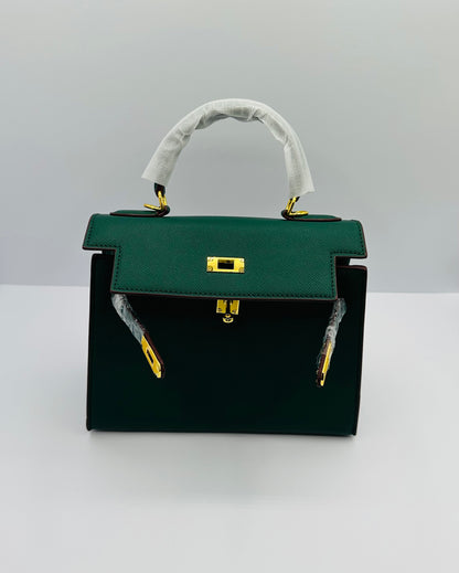 Luxury Inspired Gold toned Hardware shoulder bag