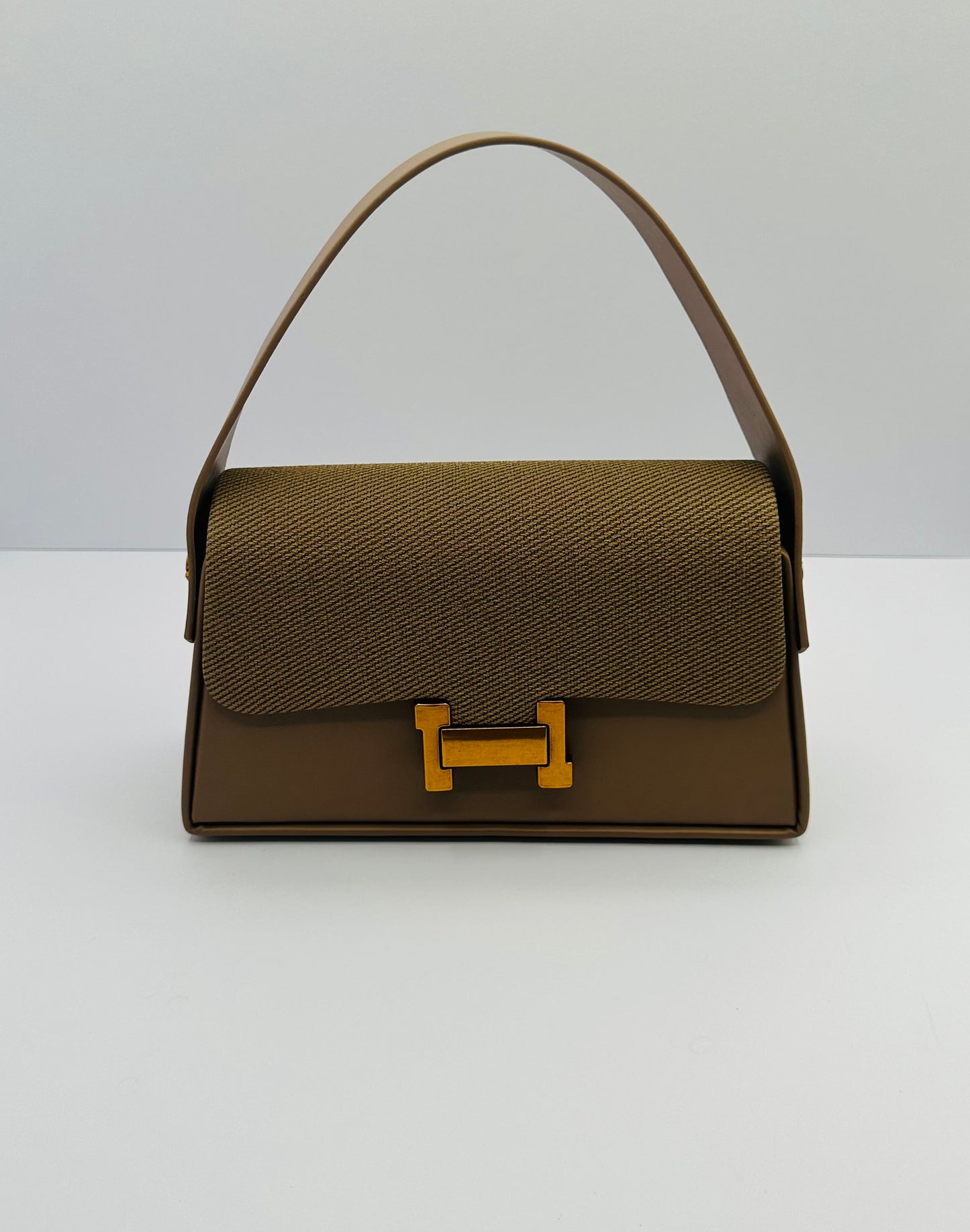 Brittie sensational crossbody