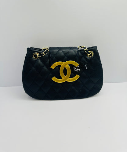 Luxury Inspired Gold-tone chain handle Shoulder handbag