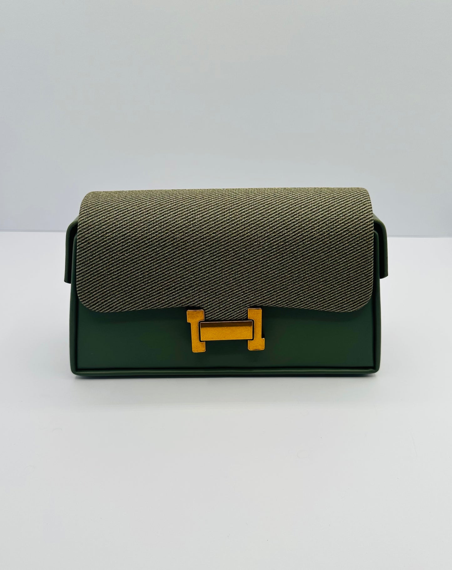 Brittie sensational crossbody