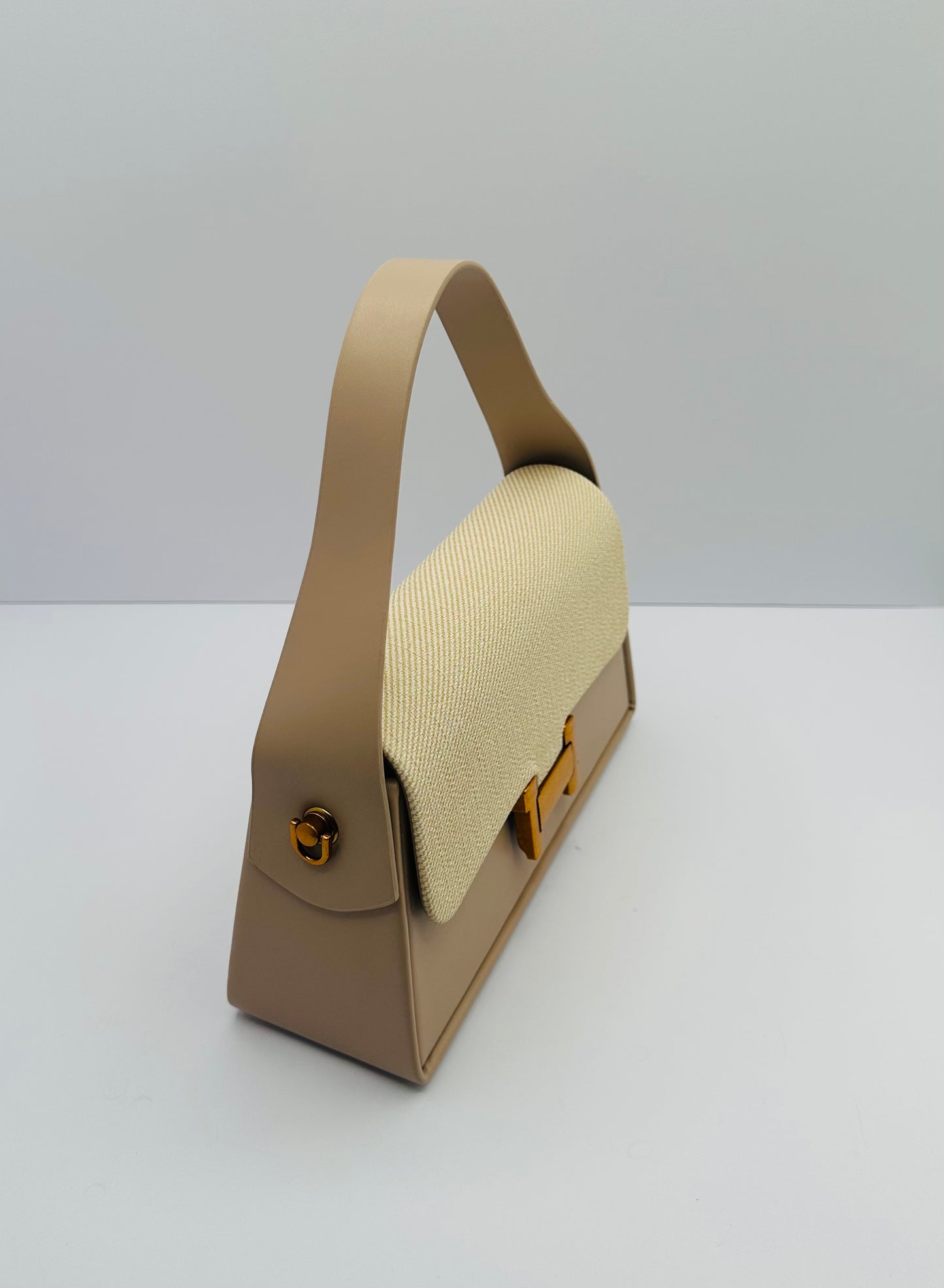 Brittie sensational crossbody