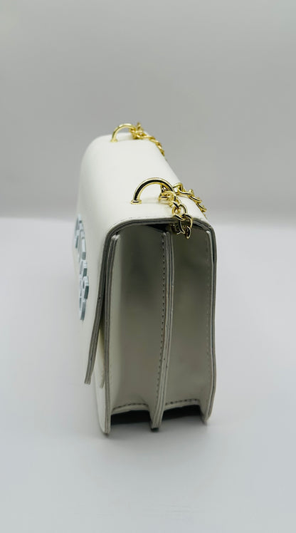 Elegant Guess crossbody purse