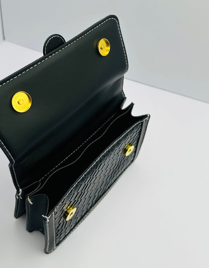 Lori cutie cross body handbag