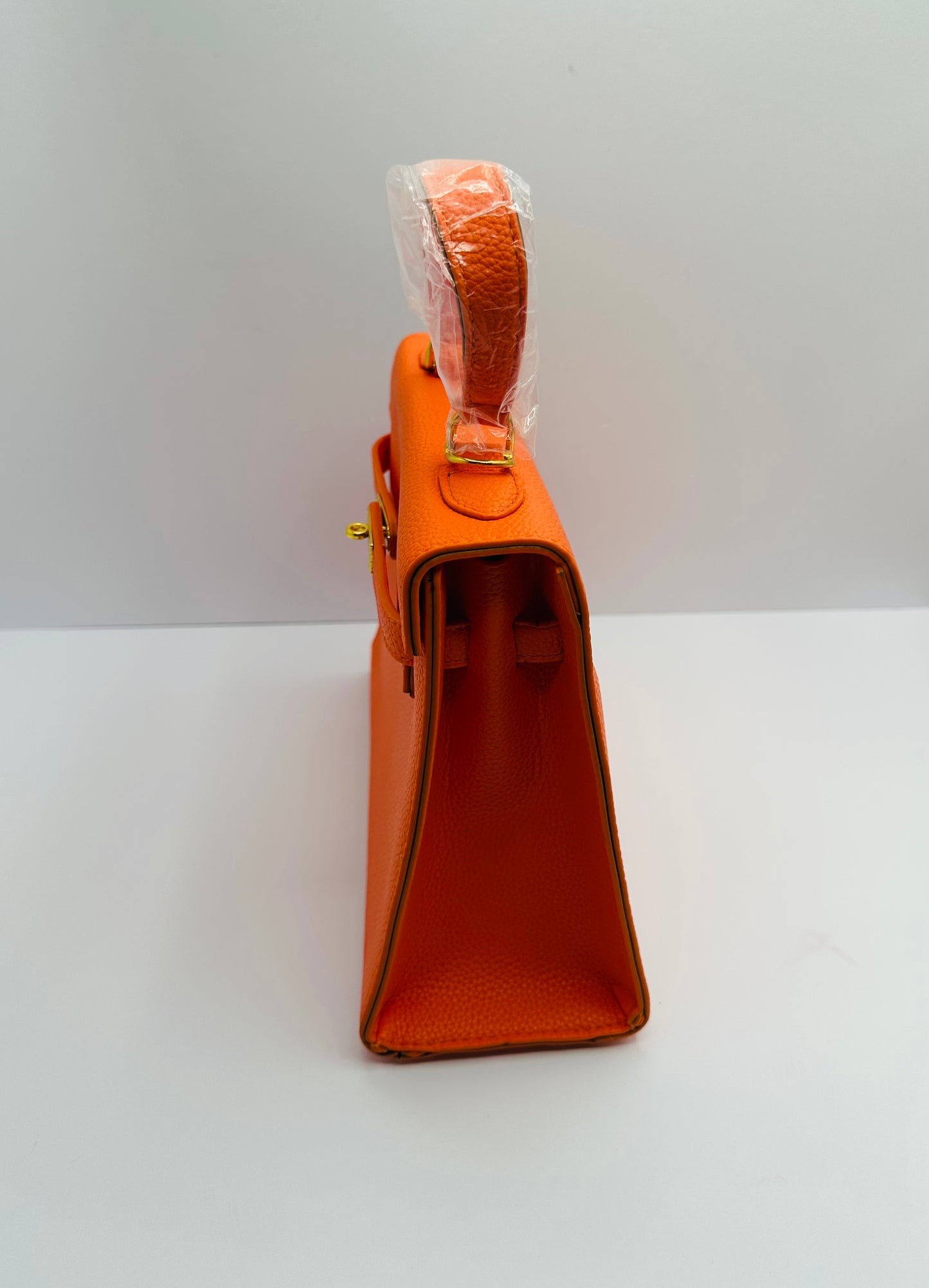 Luxury Inspired Gold toned Hardware shoulder bag