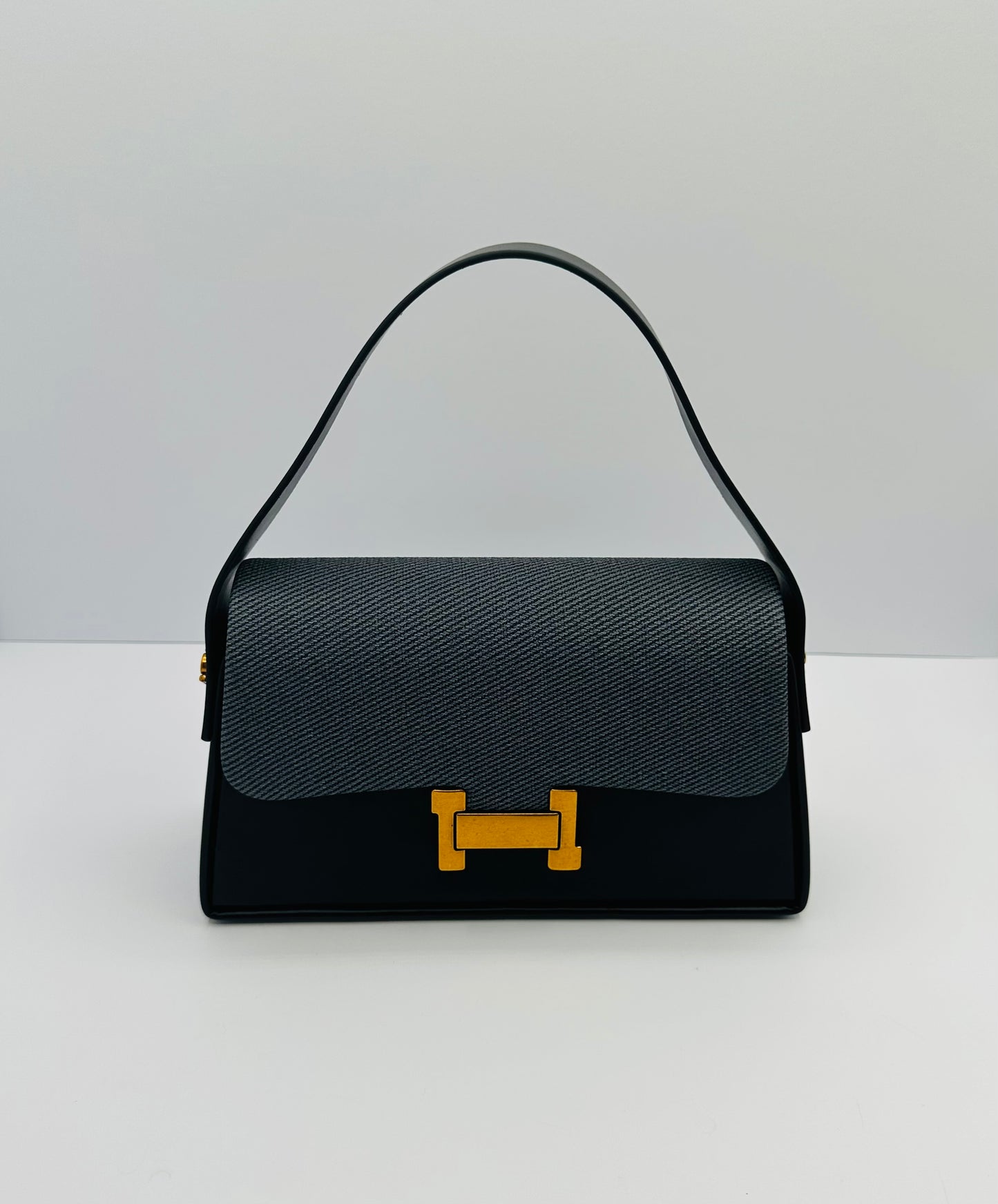 Brittie sensational crossbody