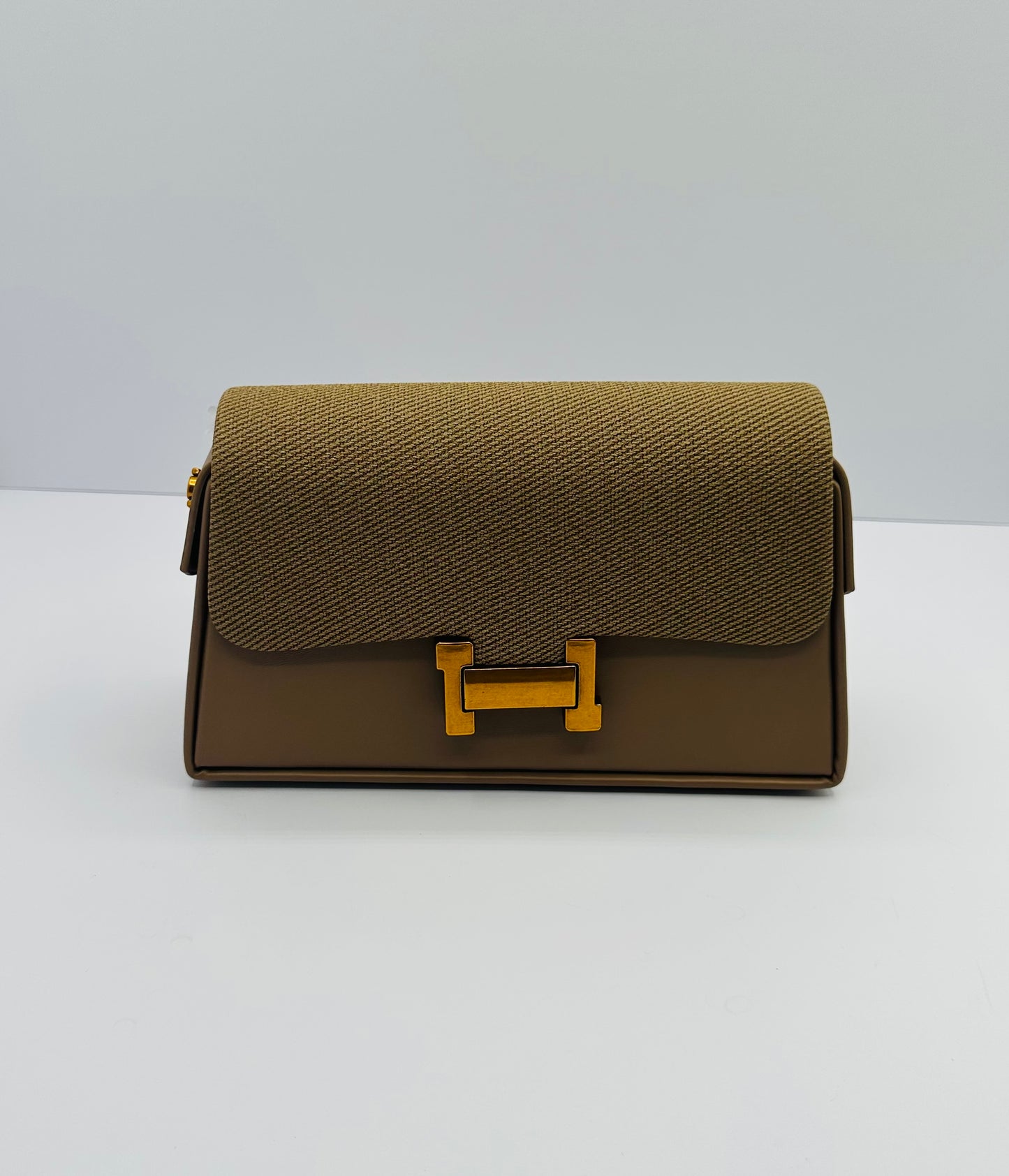Brittie sensational crossbody