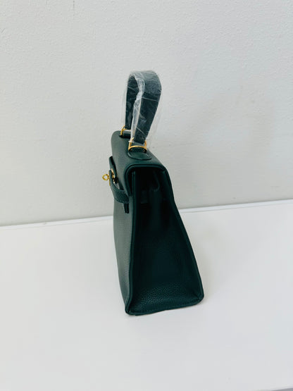 Luxury Inspired Gold toned Hardware shoulder bag