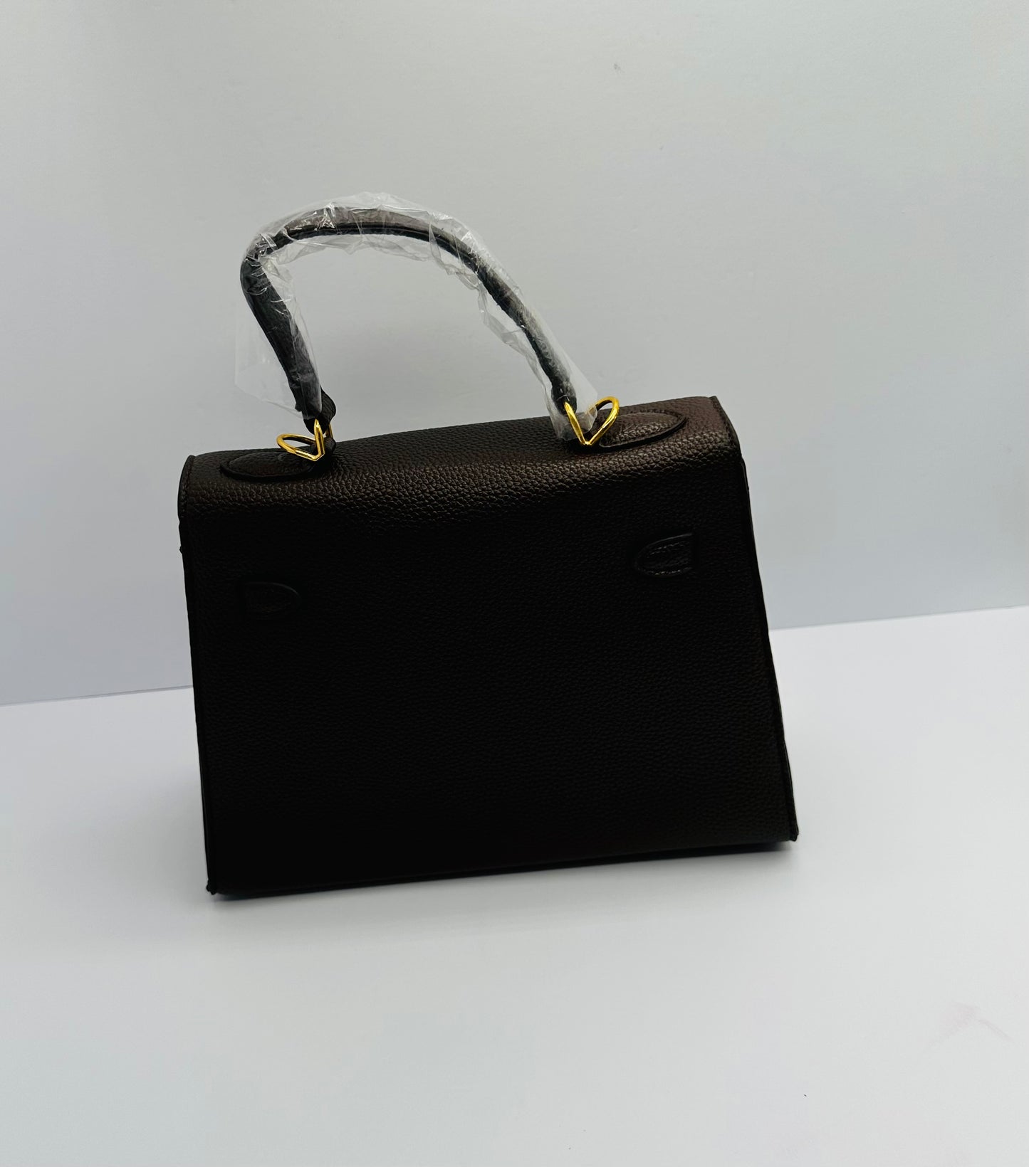 Luxury Inspired Gold toned Hardware shoulder bag