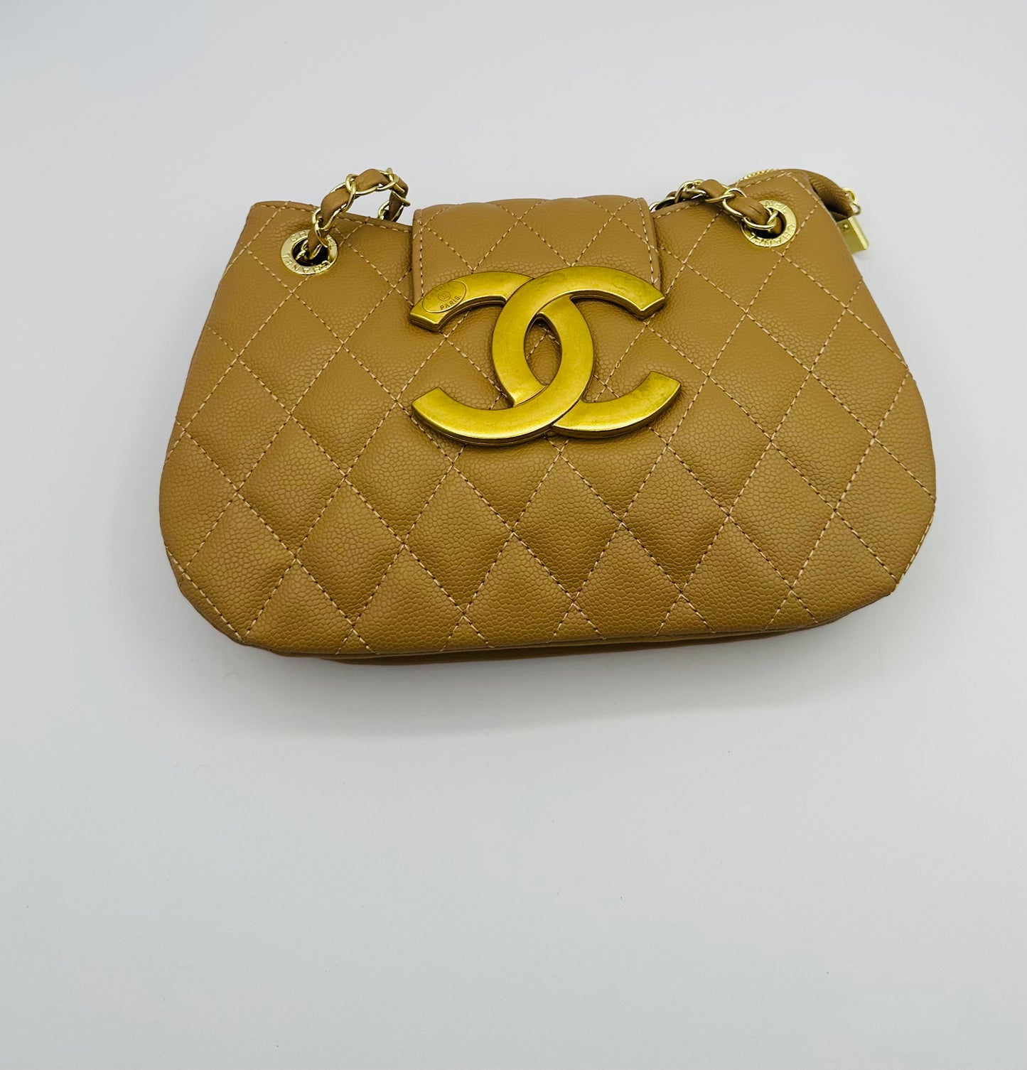 Luxury Inspired Gold-tone chain handle Shoulder handbag