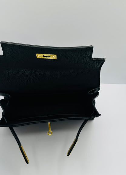Luxury Inspired Gold toned Hardware shoulder bag