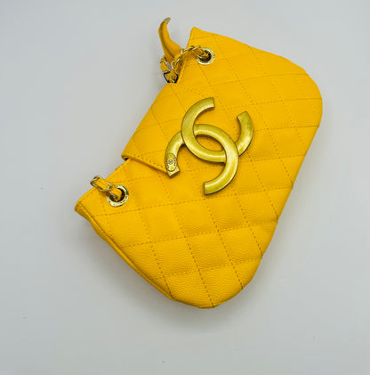 Luxury Inspired Gold-tone chain handle Shoulder handbag