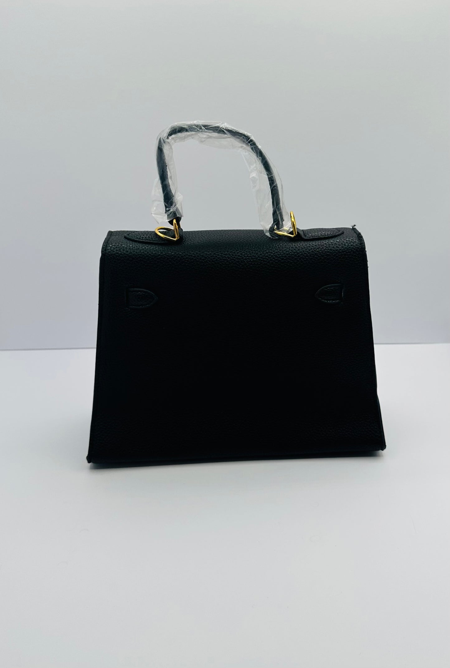 Luxury Inspired Gold toned Hardware shoulder bag