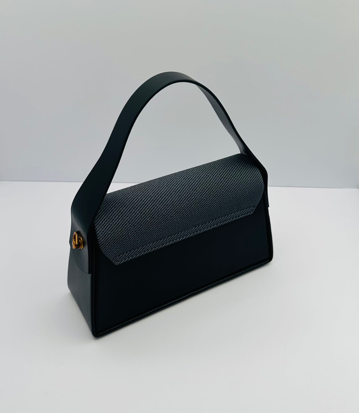 Brittie sensational crossbody