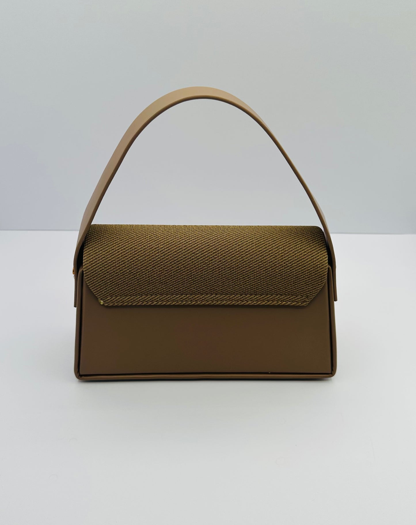 Brittie sensational crossbody