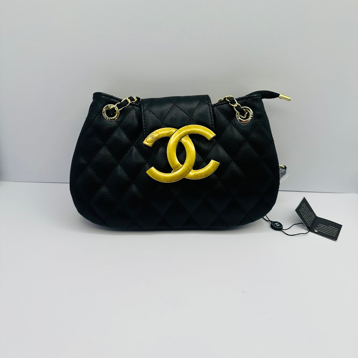 Luxury Inspired Gold-tone chain handle Shoulder handbag