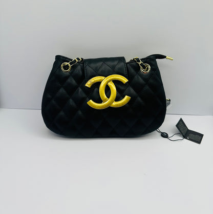 Luxury Inspired Gold-tone chain handle Shoulder handbag