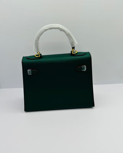 Luxury Inspired Gold toned Hardware shoulder bag