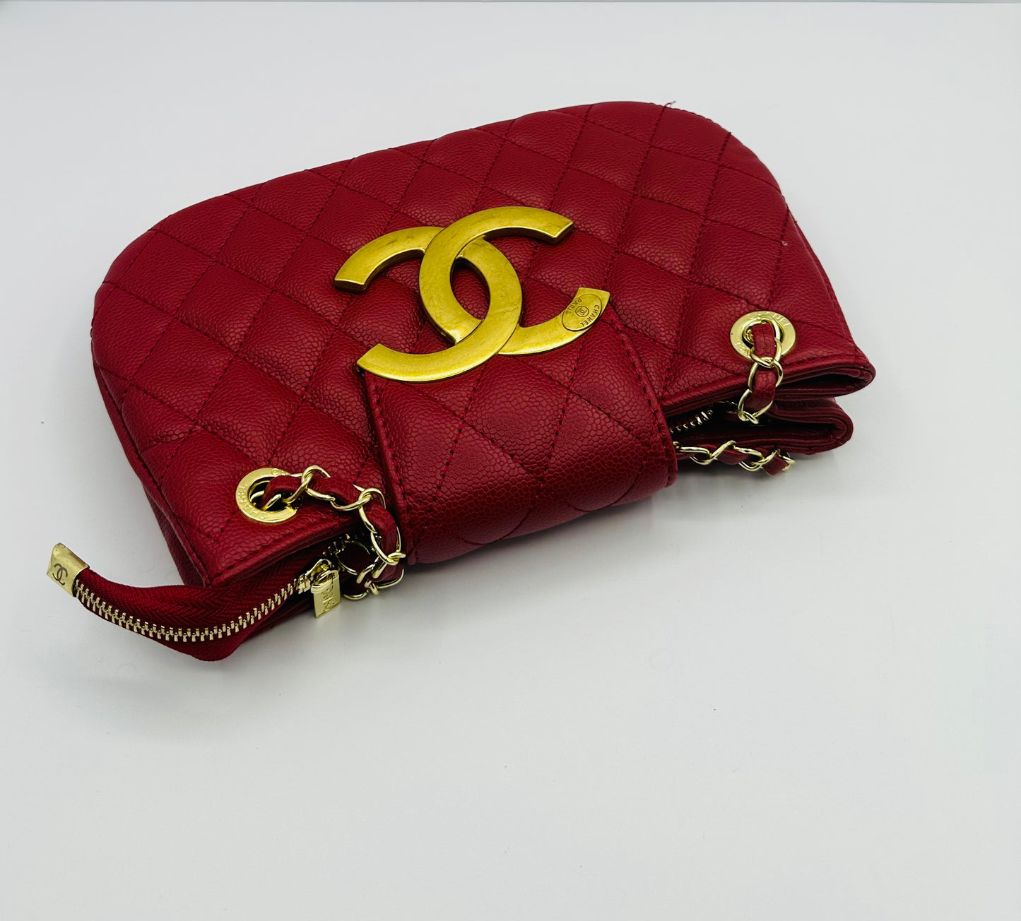 Luxury Inspired Gold-tone chain handle Shoulder handbag