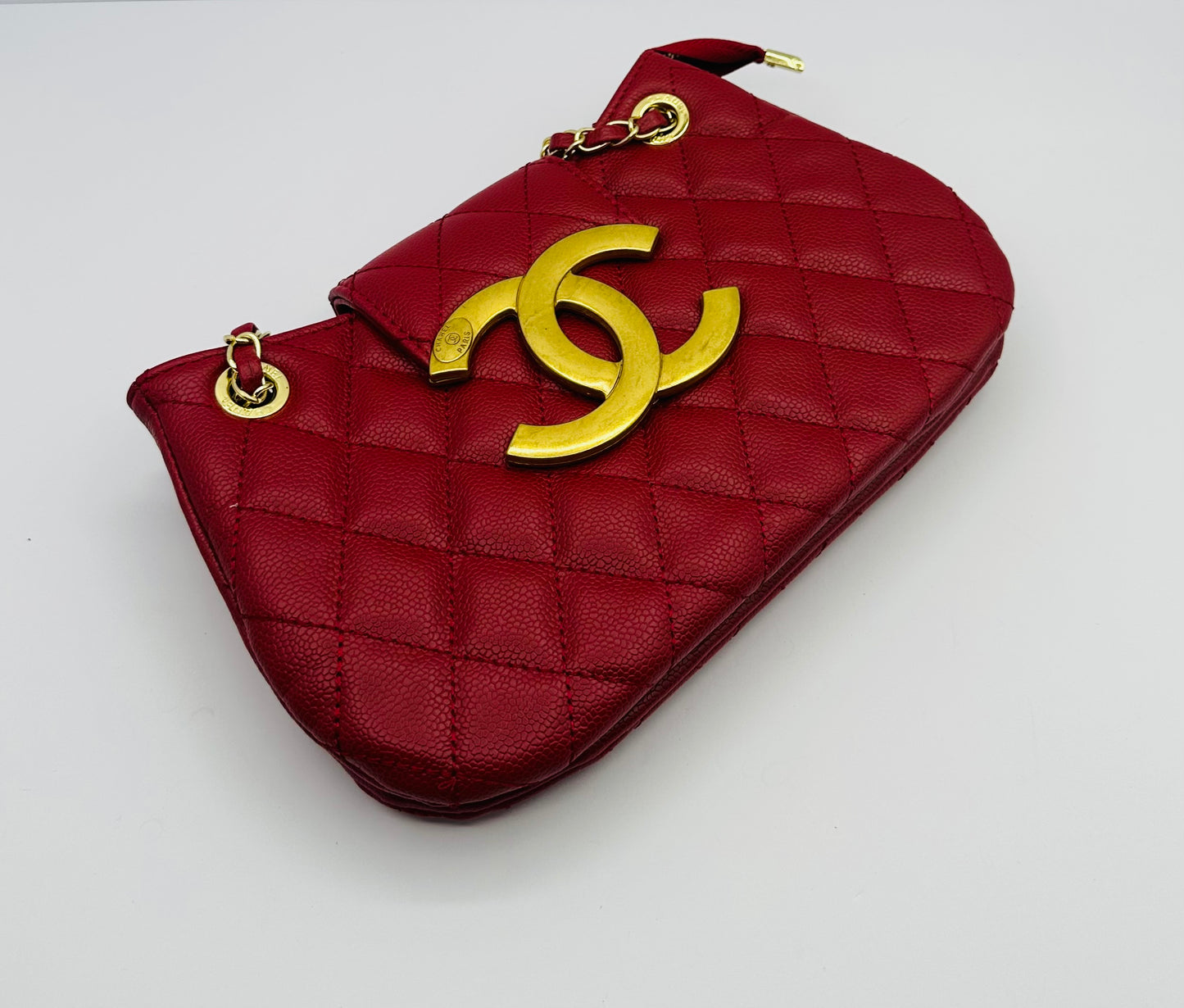 Luxury Inspired Gold-tone chain handle Shoulder handbag